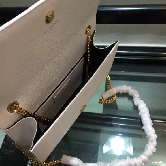 MEDIUM YSL KATE 0620